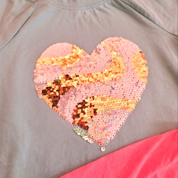 Bundle of 2pcs Cat & Jack Girls Sequin Flip Shirts Size Xs 4/5T - Picture 3 of 5